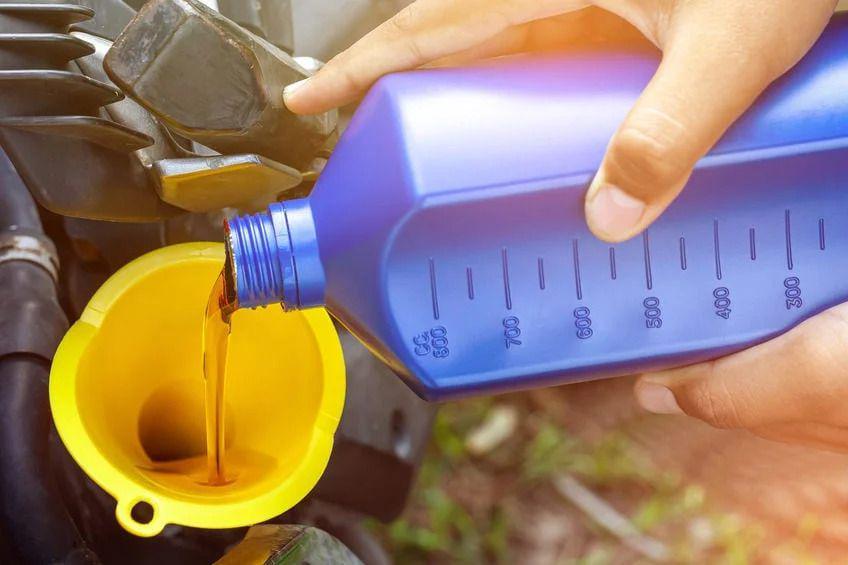 Langkah-Langkah Mengganti Oli Motor Matik, Gak Perlu ke Bengkel