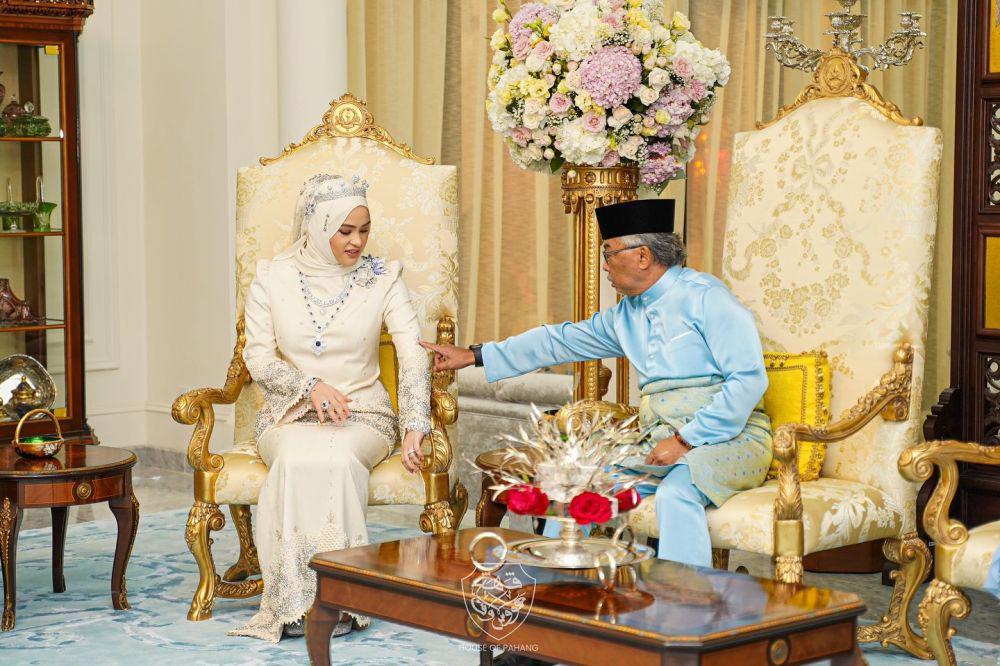 potret pernikahan putri Kerajaan Pahang Malaysia (instagram.com/houseofpahang)