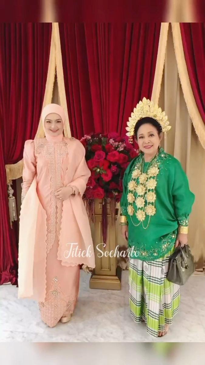 potret Titiek Soeharto di pernikahan putri Kerajaan Pahang (instagram.com/titieksoeharto)