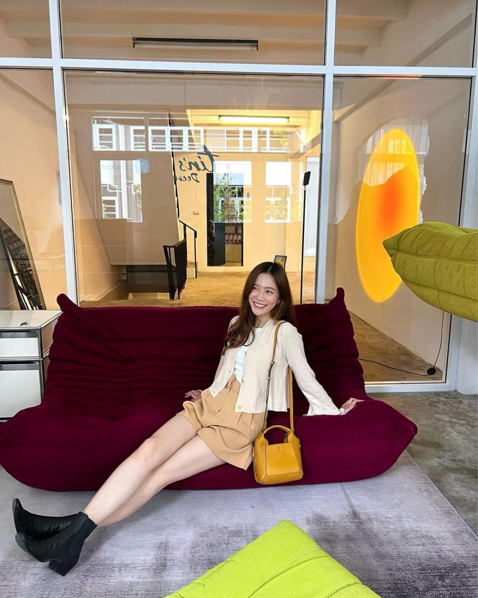 outfit Frung Narikun (instagram.com/frungnarikunn)