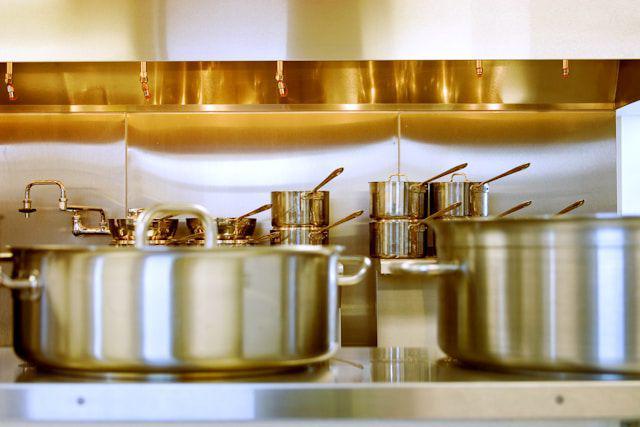 Ilustrasi peralatan dapur. https://unsplash.com/@awkwardhuman