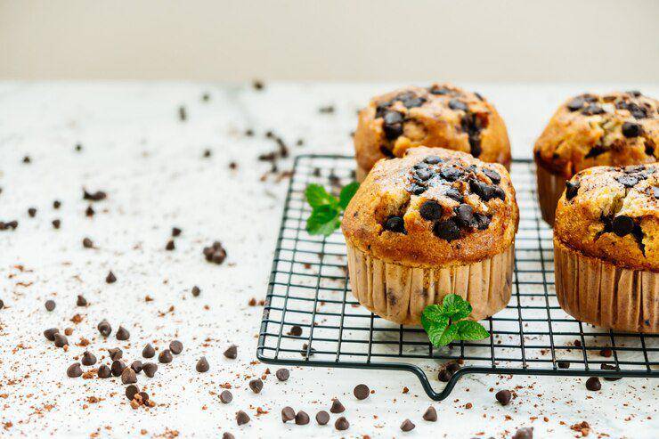 ilustrasi banana chocolate chip muffin (freepik)