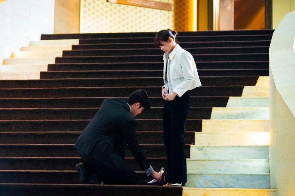 Moon Sang Min dan Shin Hyun Bin di Cinderella at 2 AM (dok. Coupang Play/Cinderella at 2 AM)
