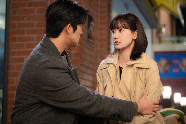 7 Karakter yang Jadi Support System Ha Yoon Seo di Cinderella at 2 AM