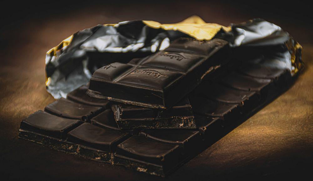 ilustrasi dark chocolate (Pixabay/Ri Butov)