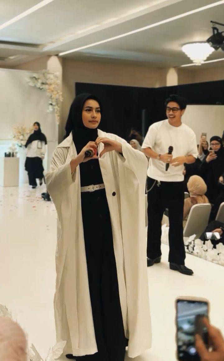 Sintya Marisca salting duet bareng Abidzar (Instagram.com/sintyamarisca)