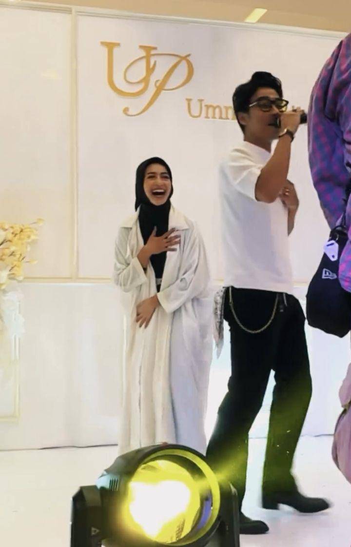 Sintya Marisca salting duet bareng Abidzar (Instagram.com/sintyamarisca)