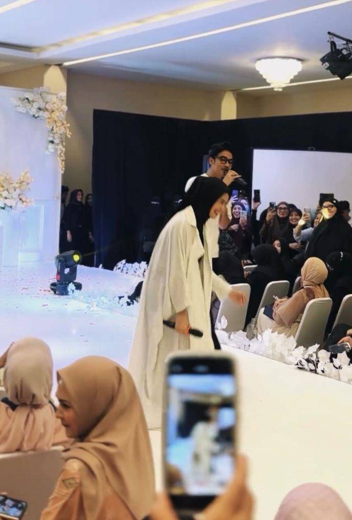 Sintya Marisca salting duet bareng Abidzar (Instagram.com/sintyamarisca)