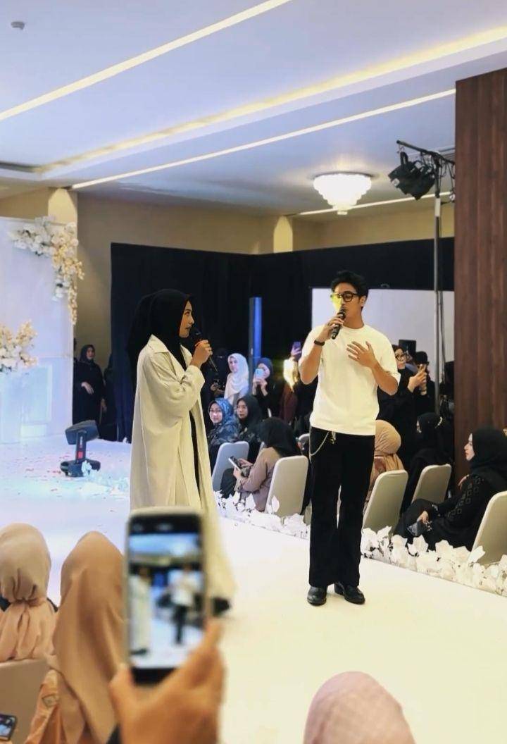 Sintya Marisca salting duet bareng Abidzar (Instagram.com/sintyamarisca)