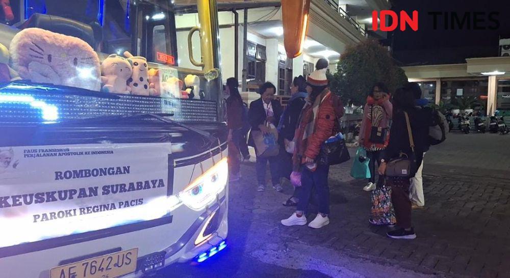 Puluhan umat Katolik dari jemaat Gereja Regina Pacis Magetan berangkat Jakarta. IDN Times/ Riyanto.