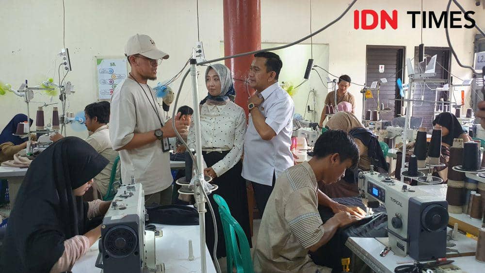 Inin Nastain IDN Times/ Pj Bupati Majalengka bersama istri meninjau BLK yang akan diresmikan akhir bulan