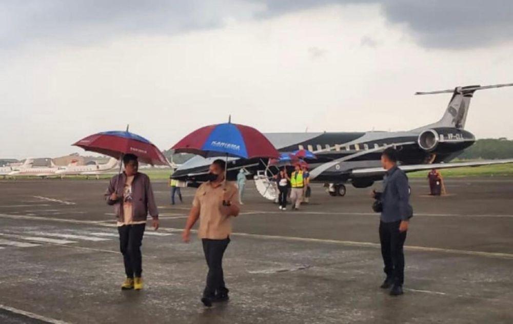 Foto Bobby naik jet pribadi (x.com/MurtadhaOne1 | dok. INDONESIA PAPAL VISIT COMMITTEE))
