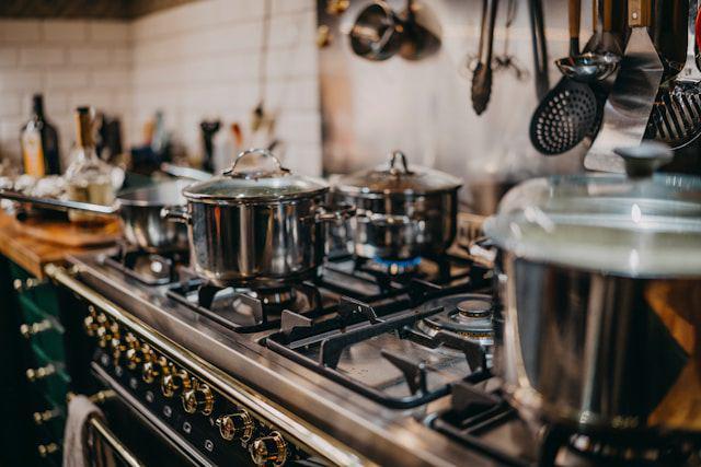 Ilustrasi peralatan dapur. https://unsplash.com/@itfeelslikefilm