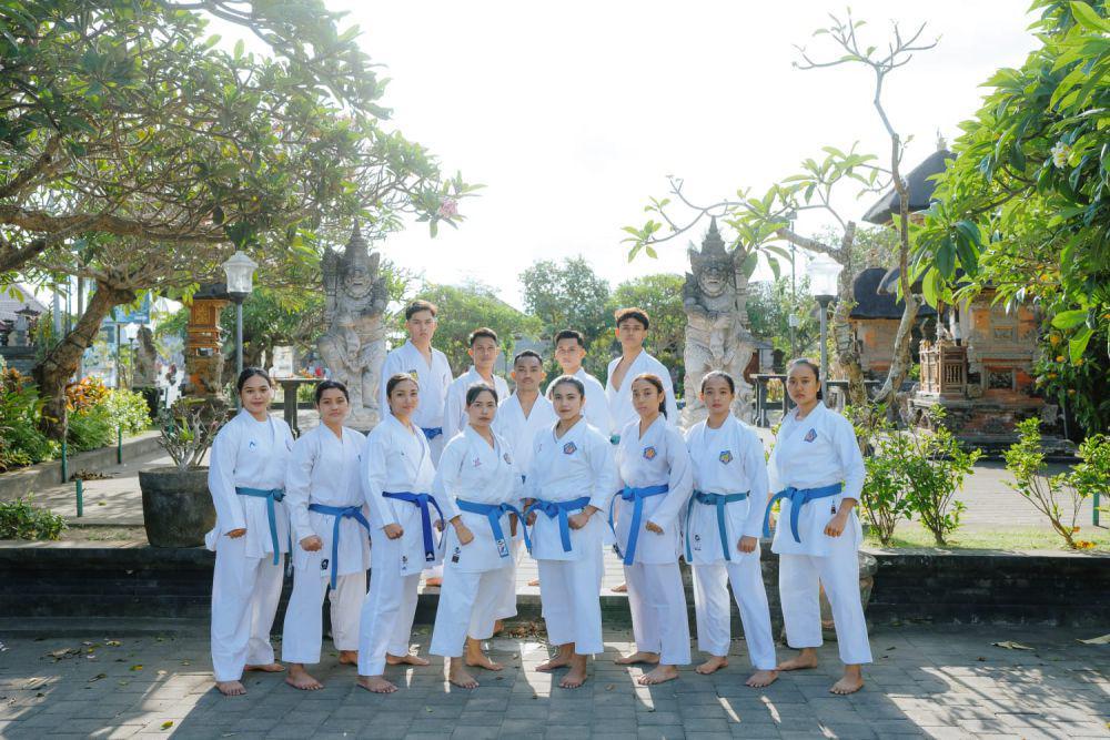 Tim karate Bali siap berlaga di PON 2024 Aceh Sumut. (dok. FORKI Bali)