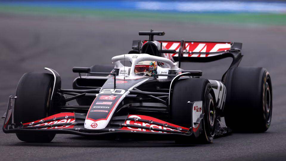 Kevin Magnussen mendapat tiga poin penalti pada sesi sprint race GP Miami (formula1.com)