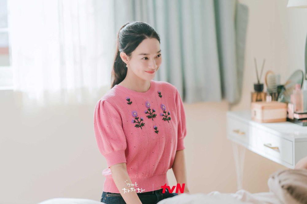 Shin Min Ah dalam drama Hometown Cha-Cha-Cha (dok. tvN/Hometown Cha-Cha-Cha)