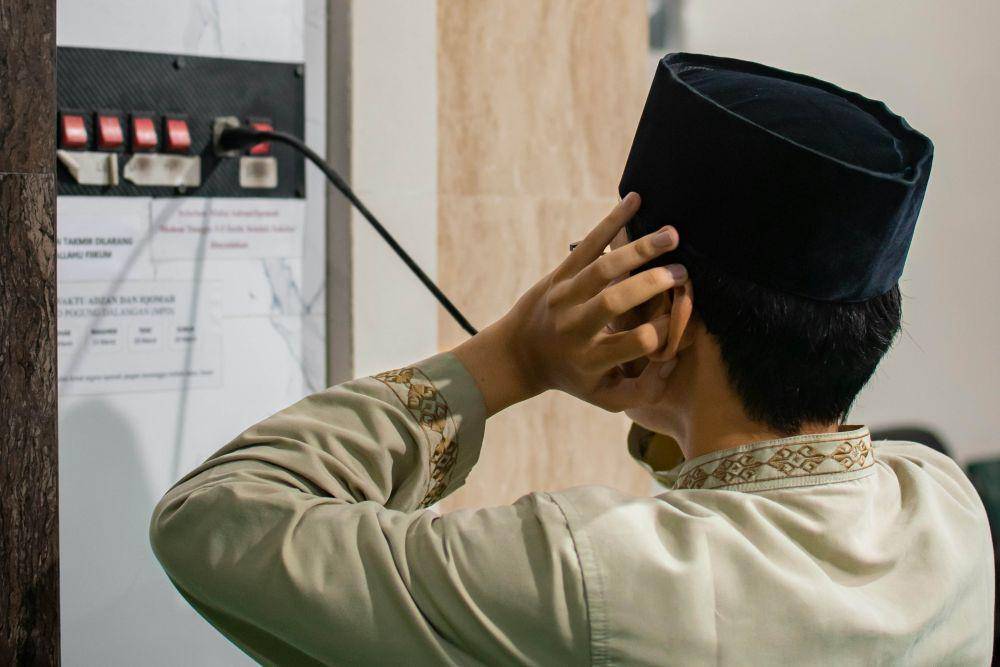 ilustrasi azan (unsplash.com/Masjid Pogung Dalangan)