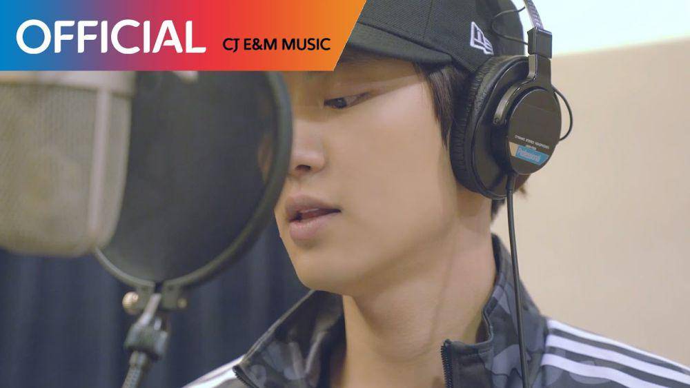 cuplikan MV "Stay With Me" (youtube.com/Stone Music Entertainment)
