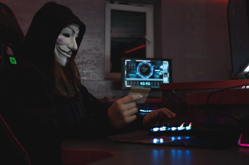 ilustrasi seorang hacker (pexels.com/Tima Miroshnichenko)