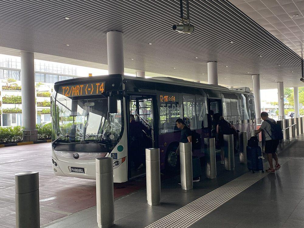 ilustrasi shuttle bus (commons.wikimedia.org/LN9267)