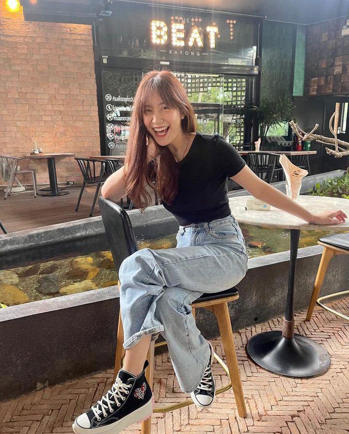 outfit Frung Narikun (instagram.com/frungnarikunn)