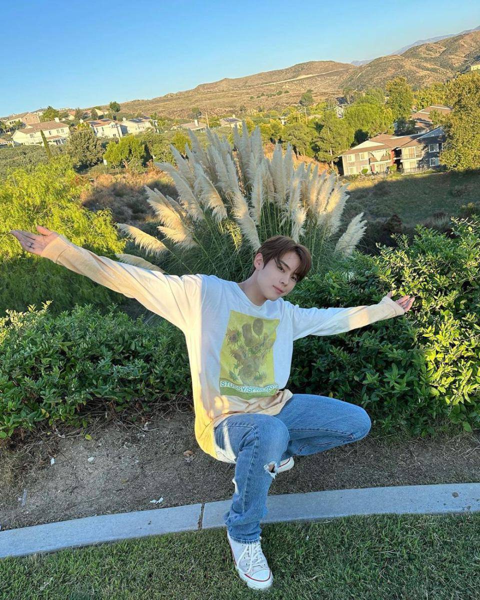 outfit denim ala Yoon Seobin (instagram.com/seobin.1214)