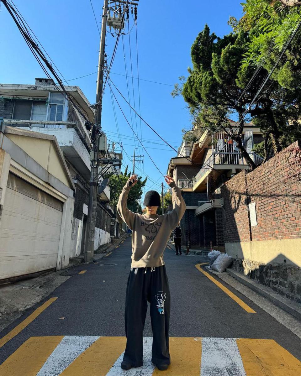 outfit street style kekinian ala Jaehyun NCT (instagram.com/_jeongjaehyun)