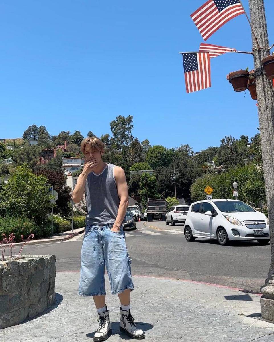 outfit denim ala Yoon Seobin (instagram.com/seobin.1214)