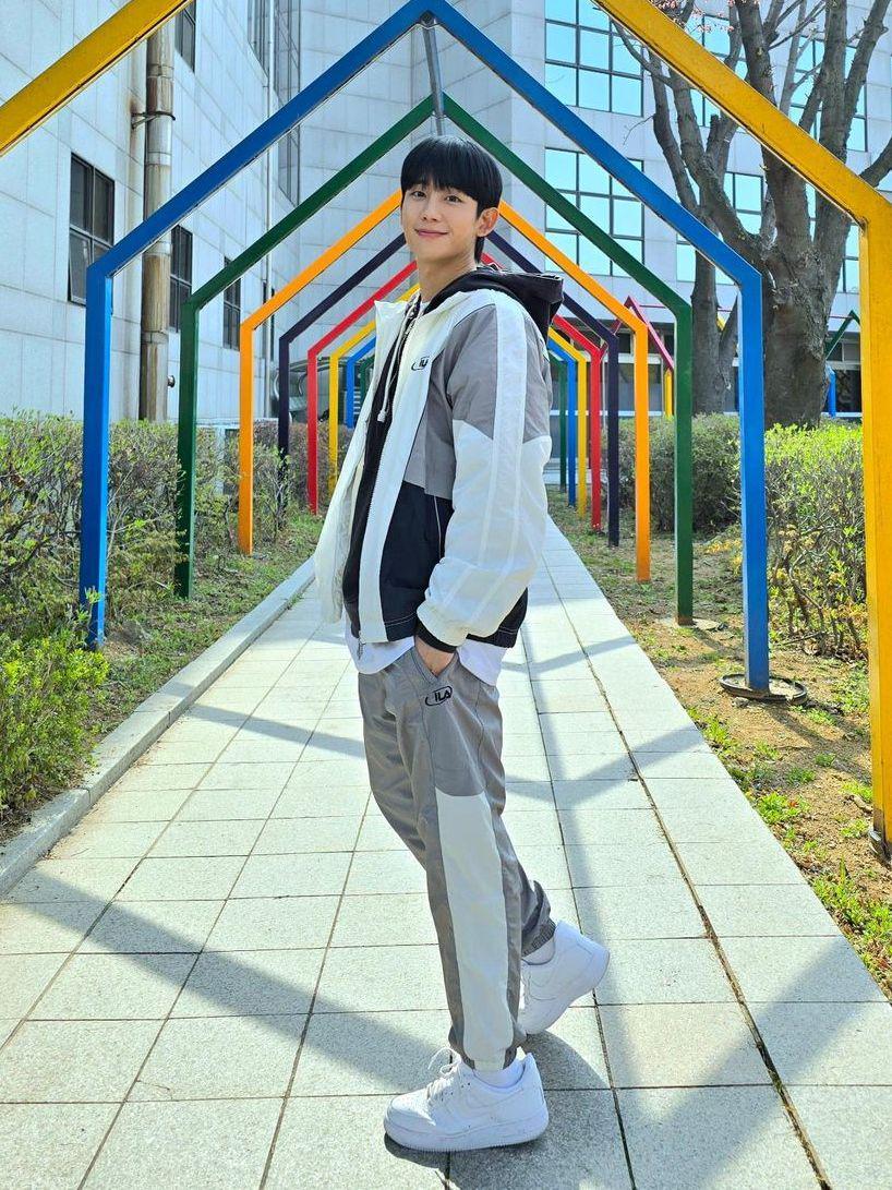 potret Jung Hae In (instagram.com/holyhaein)