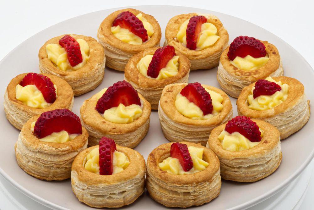 ilustrasi vol-au-vent (vecteezy.com/claudio.caridi41559)