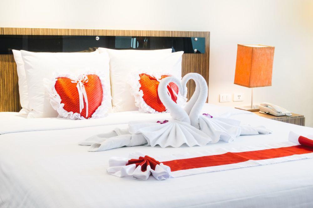 5 Cara Pesan Kamar Hotel untuk Honeymoon, Tanyakan Hal Ini!