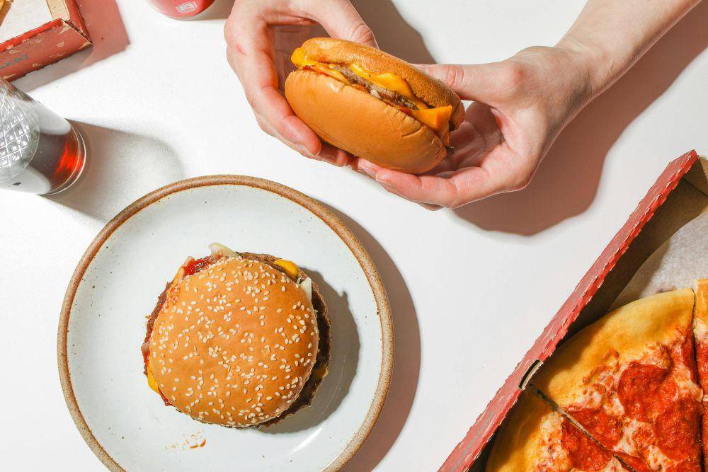ilustrasi junkfood (pexels.com/Polina Tankilevitch)
