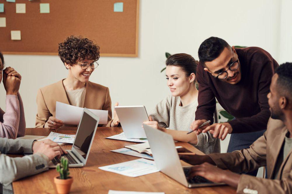 ilustrasi meeting (pexels.com/fauxels)