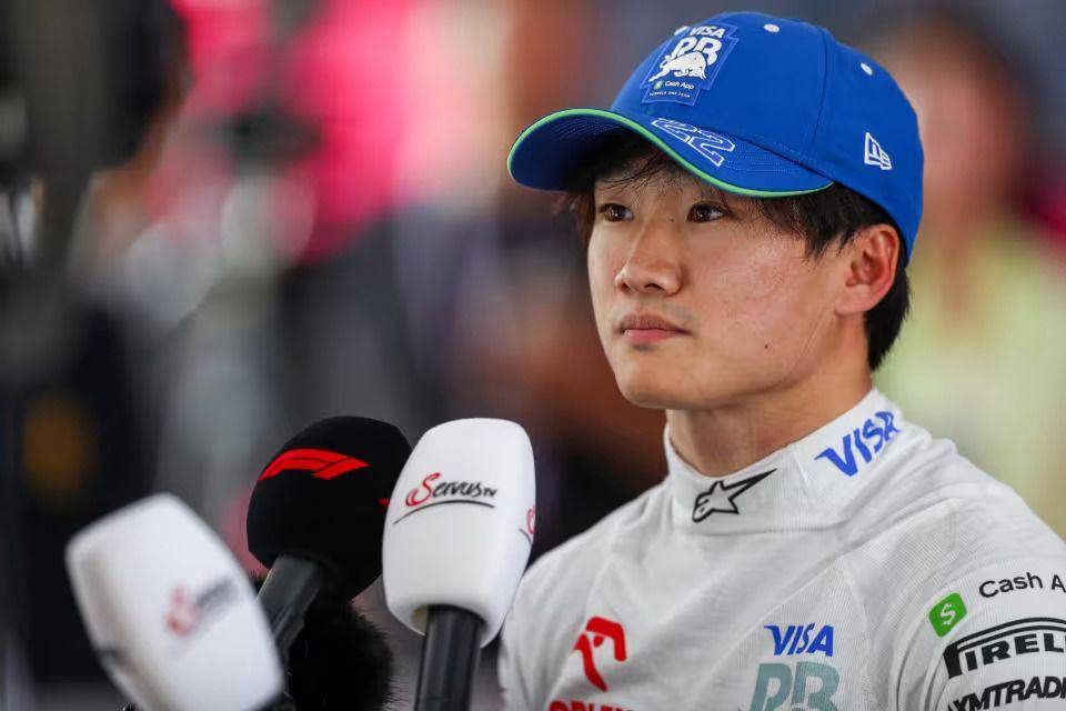Yuki Tsunoda gagal finis di GP China 2024 usai mengalami insiden dengan Kevin Magnussen (formula1.com)