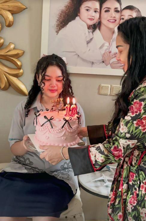 ulang tahun Amora Lemos (Instagram.com/krisdayantilemos)