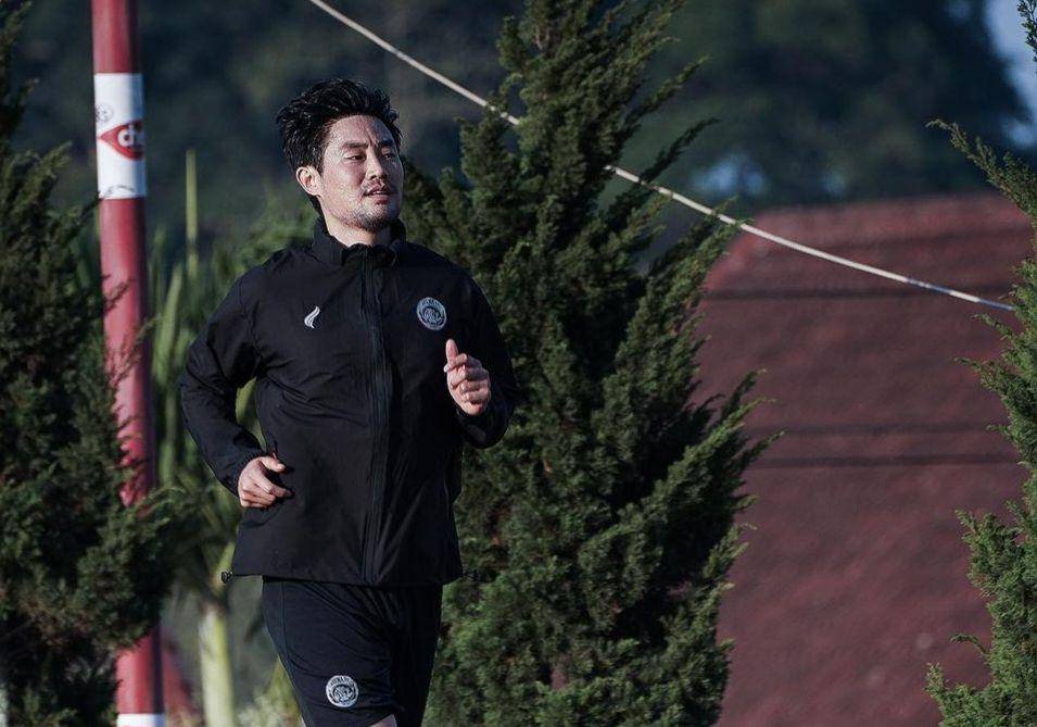Bek Arema FC, Choi Bo-kyung saat mengikuti sesi latihan. (Dok. Media Officer Arema FC)