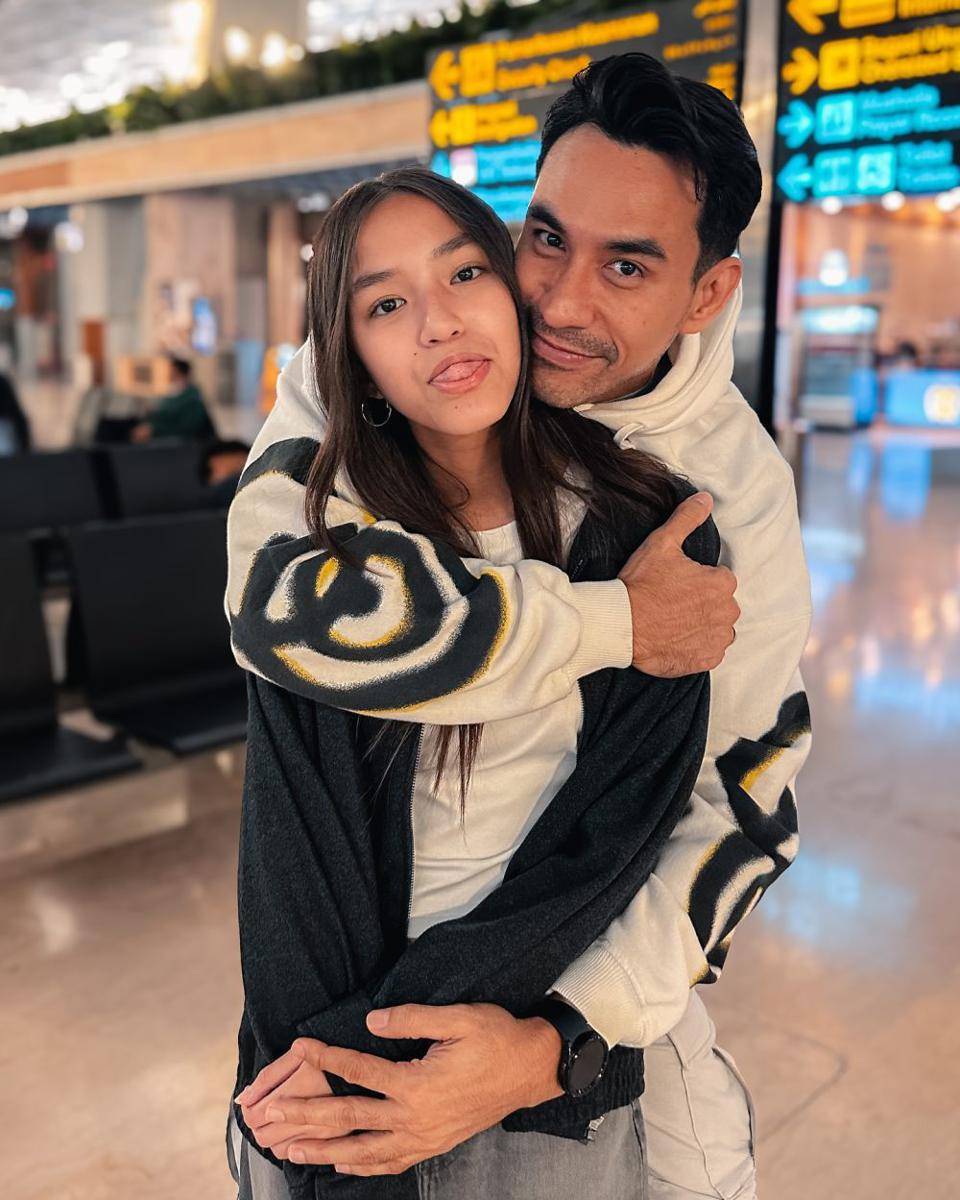 anak Darius ikut Lomba Debat WSC (Instagram.com/darius_sinathrya)