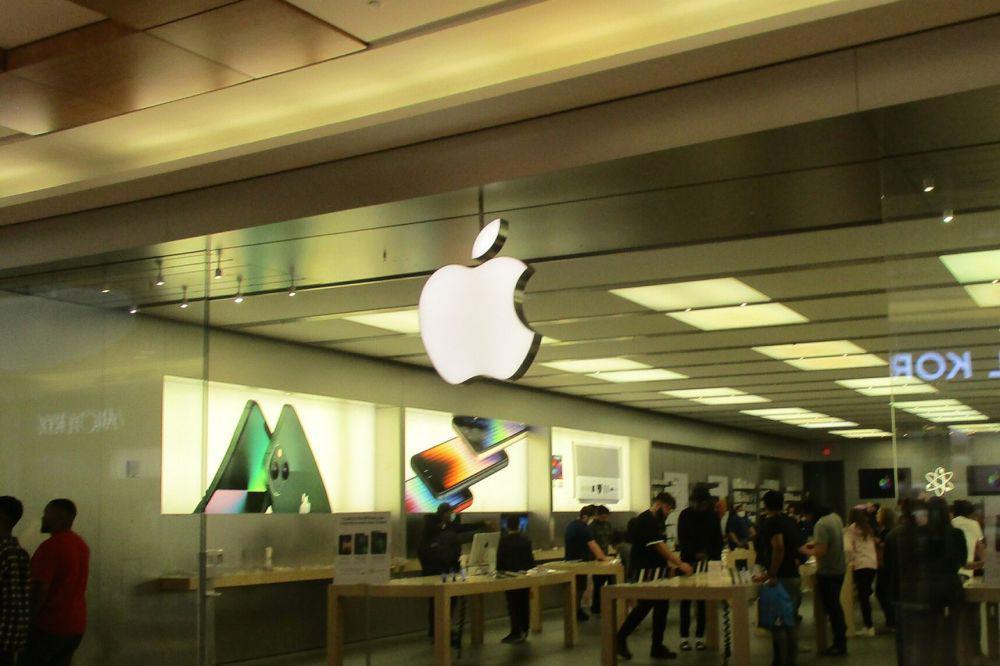Tak Mau Kalah, Apple Juga Kembangkan Teknologi AI