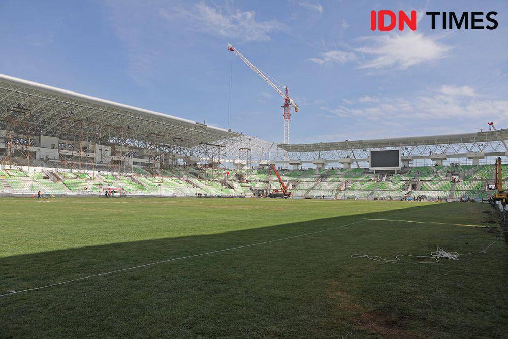 Potret Stadion Utama Sumut di Sport Centre Desa Sena, Kabupaten Deli Serdang, Sumut pada Kamis (5/9/2024). (IDN Times/Arifin Al Alamudi)