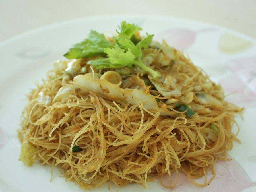 ilustrasi bihun goreng Medan (flickr.com/Anita Jacobson)