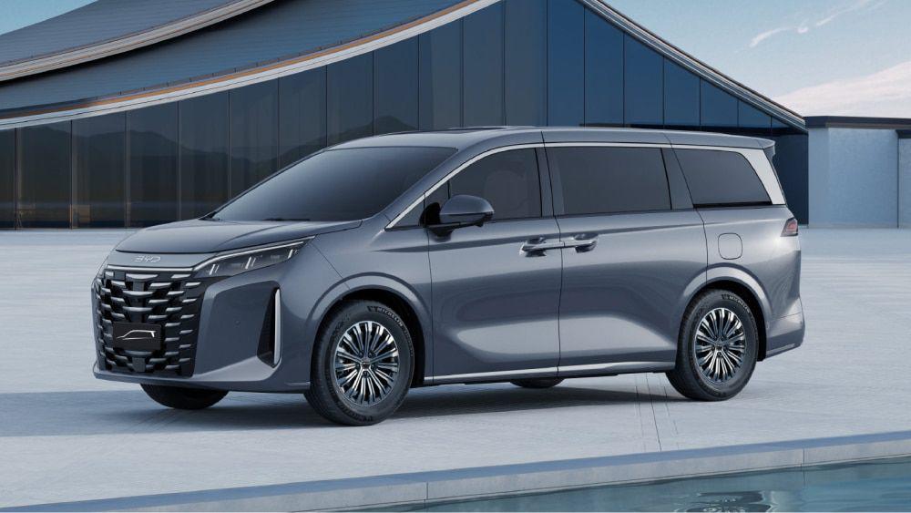 BYD Xia Resmi Meluncur, Toyota Alphard Bakal Ketar-ketir