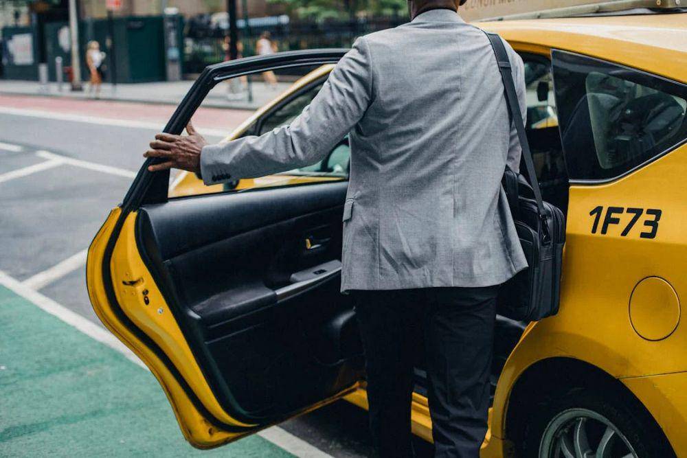 ilustrasi ridesharing (pexels.com/Ono Kosuki)