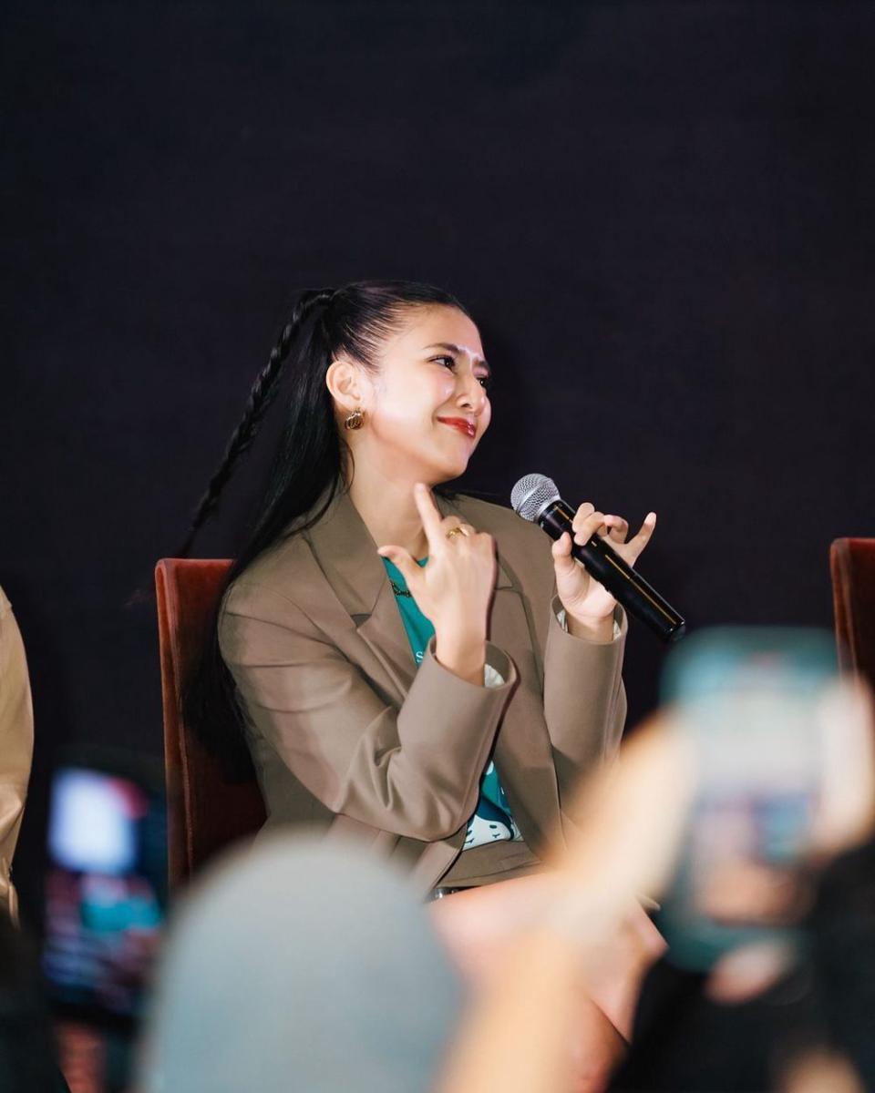 potret Fita Anggriani di press conference film Home Sweet Loan (instagram.com/fitaanggriani)