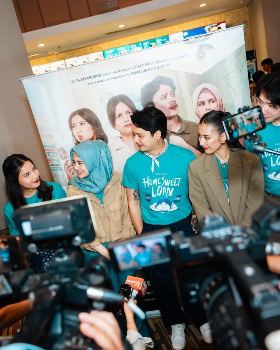 potret Fita Anggriani di press conference film Home Sweet Loan (instagram.com/fitaanggriani)