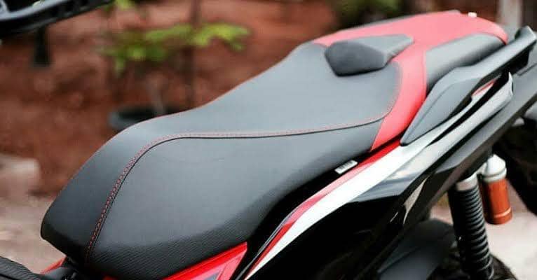 Mengapa Sebagian Besar Jok Motor Berwarna Hitam?