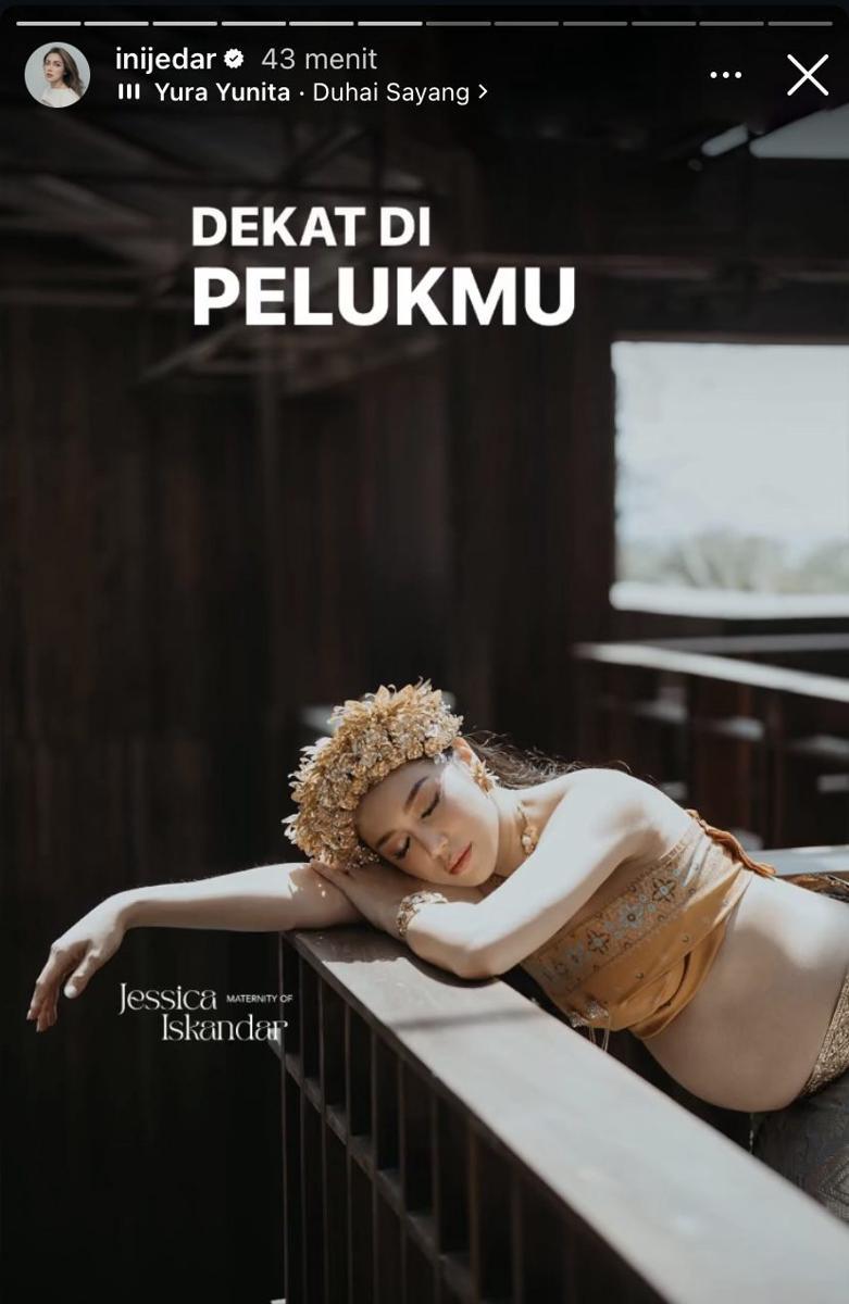 maternity shoot Jessica Iskandar pakai baju adat Bali (Instagram.com/inijedar)