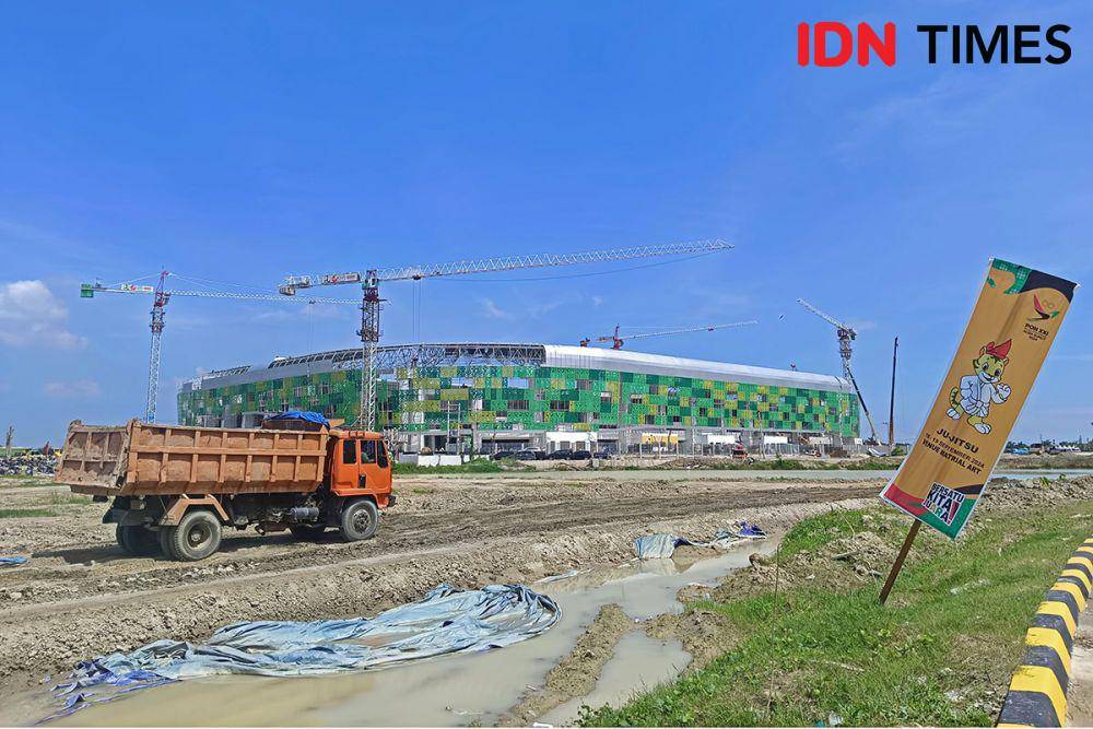 Potret Stadion Utama Sumut di Sport Centre Desa Sena, Kabupaten Deli Serdang, Sumut pada Kamis (5/9/2024). (IDN Times/Arifin Al Alamudi)