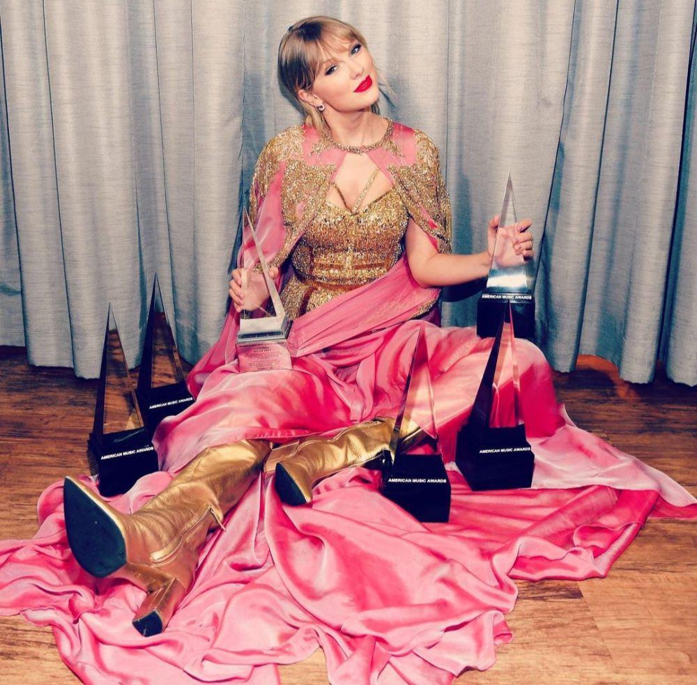 Taylor Swift (instagram.com/taylorswift)