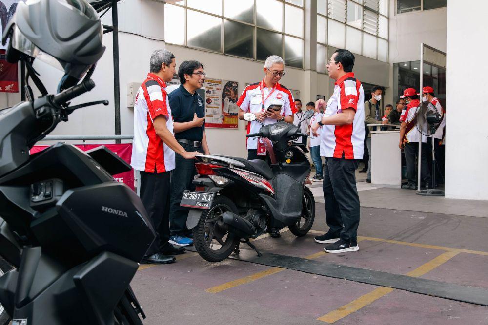 AHM Apresiasi Konsumen di Hari Pelanggan Nasional