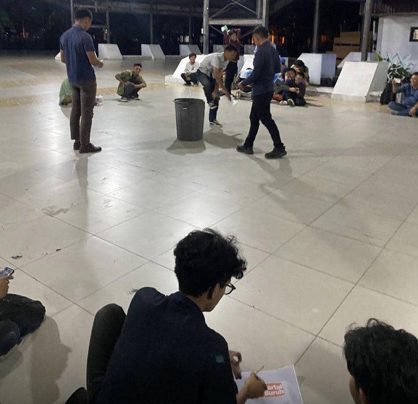 Mahasiswa melakukan dialog Sidang Rakyat (Dok. Istimewa)